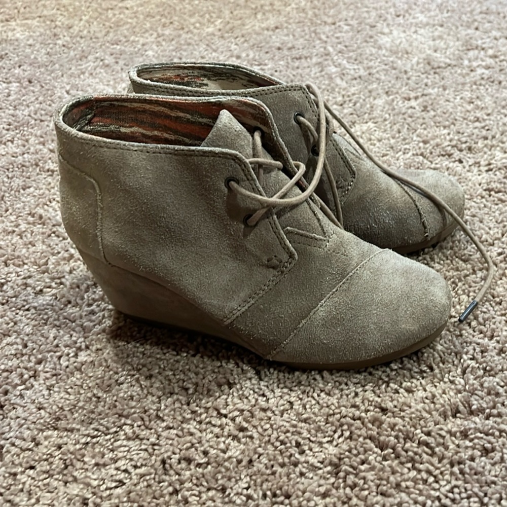 Toms Women's Ankle Boots in Taupe